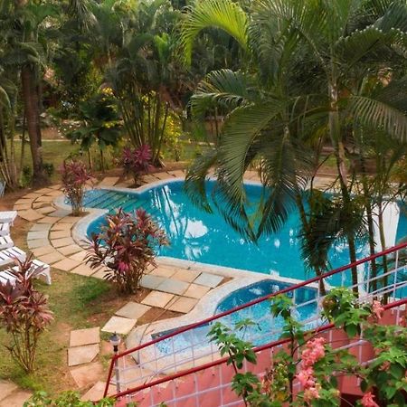 Tropical Valley Resort Morjim Exterior foto